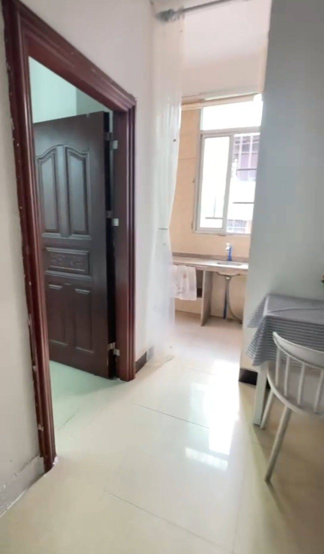 Guangzhou-Tianhe-No Gender Limit