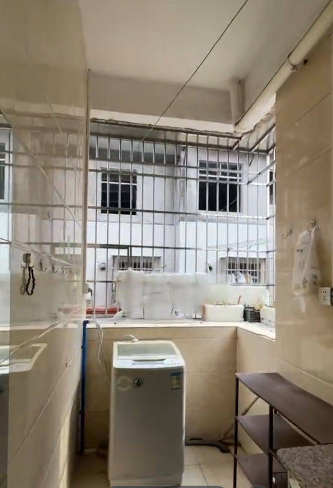 Guangzhou-Tianhe-No Gender Limit