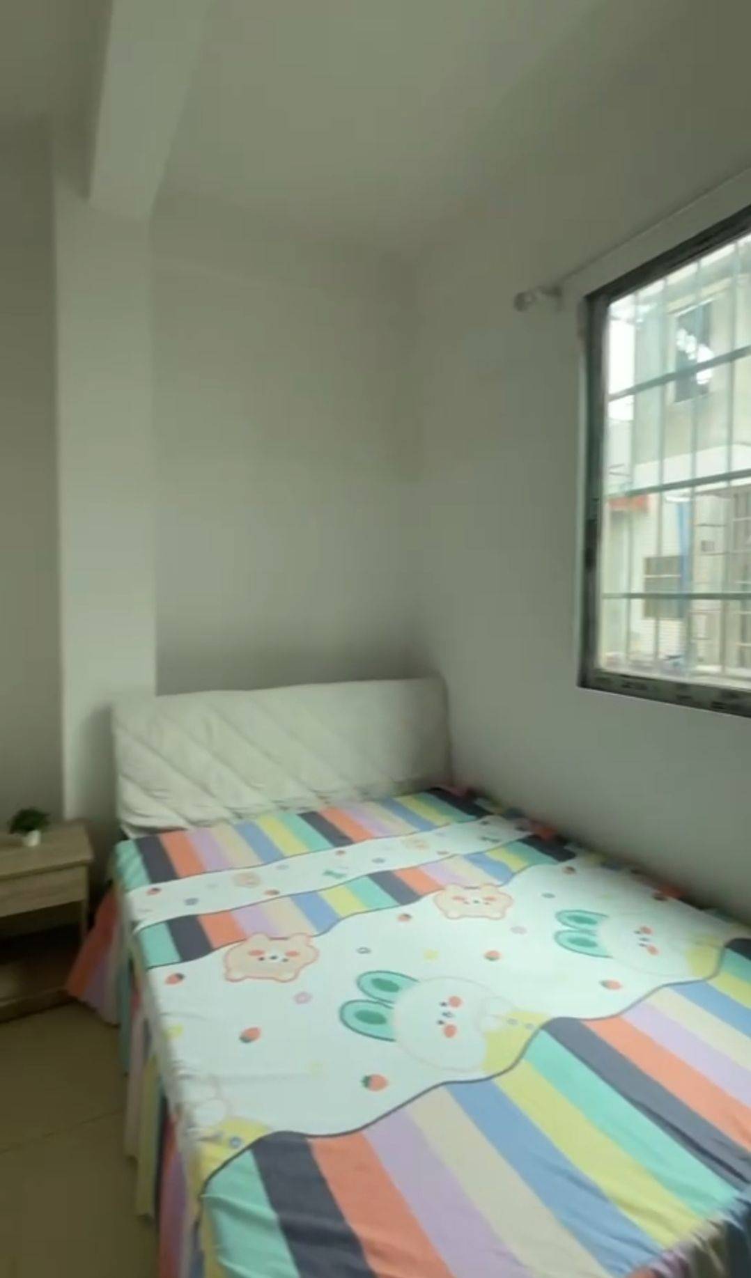 Guangzhou-Tianhe-No Gender Limit