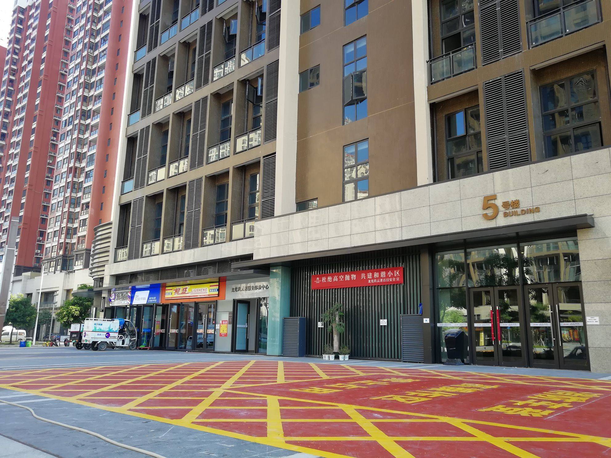 南宁-西鄉塘區-落地窗阳光房,禁养宠物,溫馨小窩,乾淨治愈,不限性別,市井煙火氣,慢時光