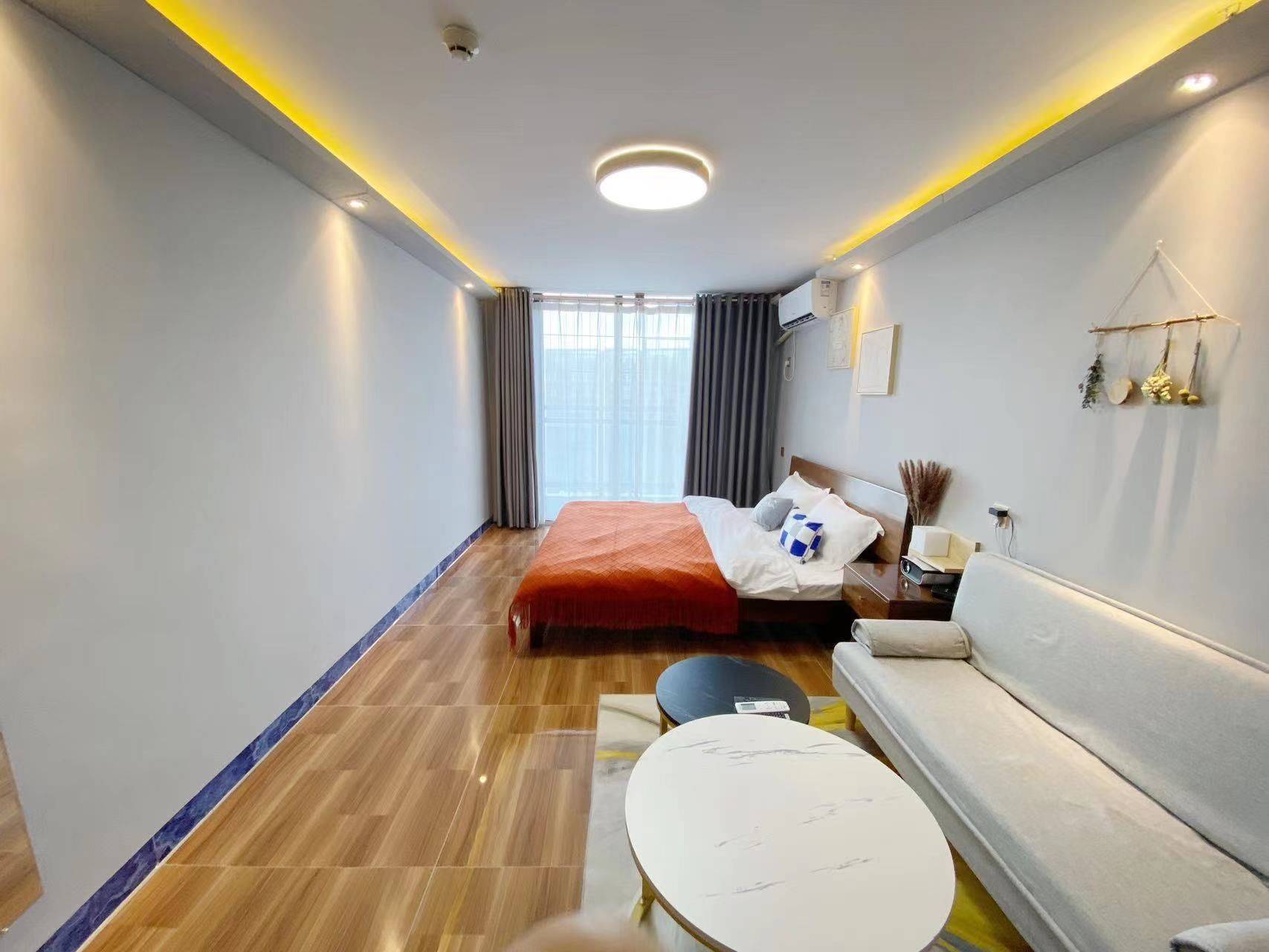 南宁-西鄉塘區-落地窗阳光房,禁养宠物,溫馨小窩,乾淨治愈,不限性別,市井煙火氣,慢時光