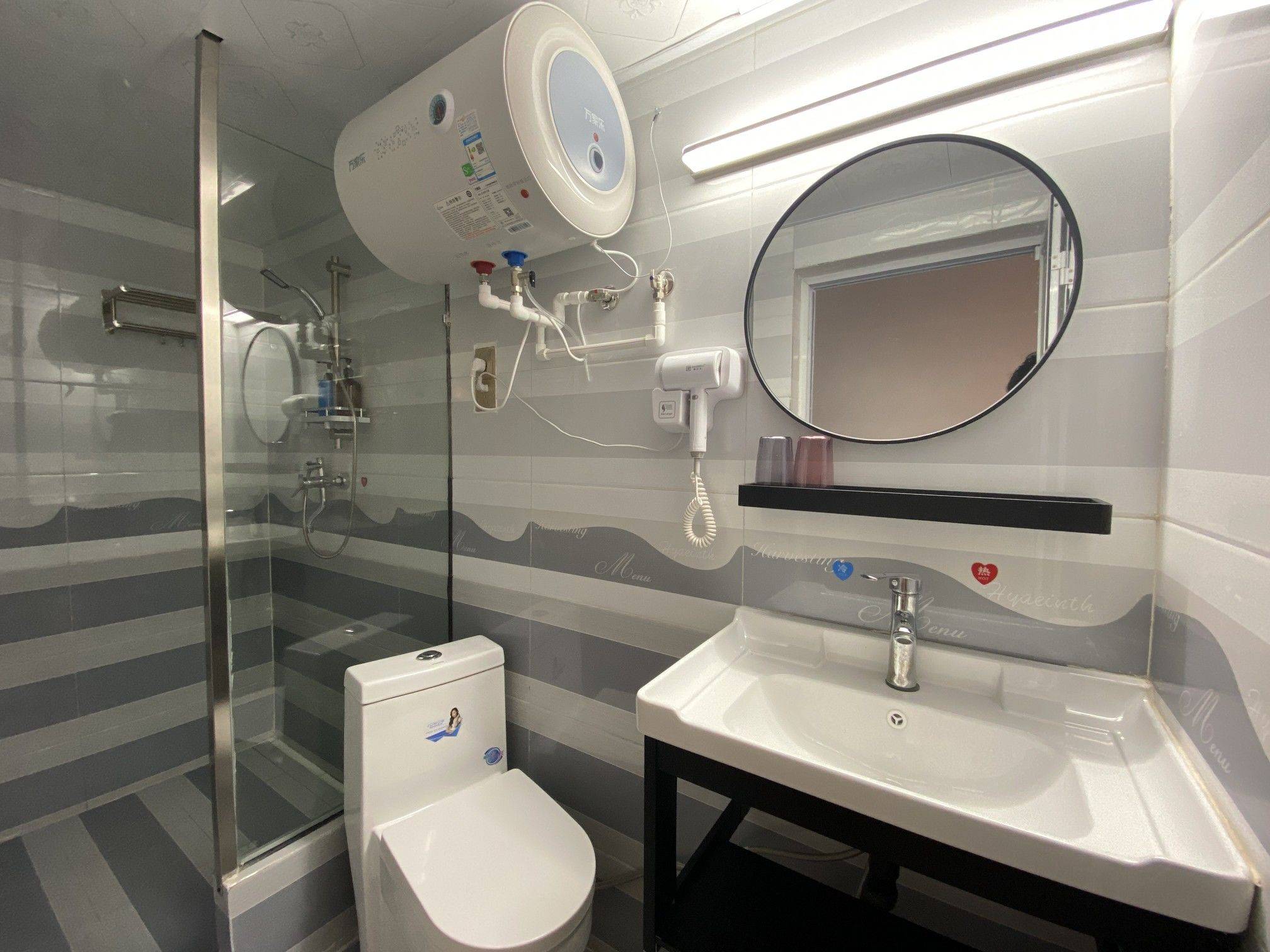 南宁-西鄉塘區-落地窗阳光房,禁养宠物,溫馨小窩,乾淨治愈,不限性別,市井煙火氣,慢時光