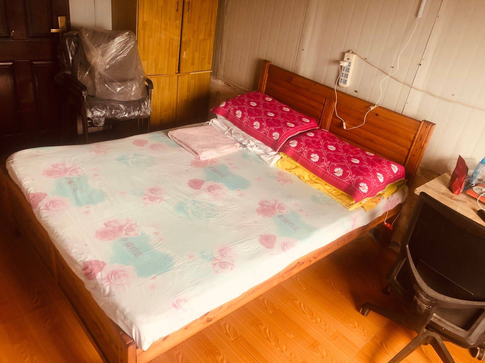 Chengdu-Jinniu-Cozy Home,Clean&Comfy,No Gender Limit,Hustle & Bustle,“Friends”,Chilled,LGBTQ Friendly,Pet Friendly