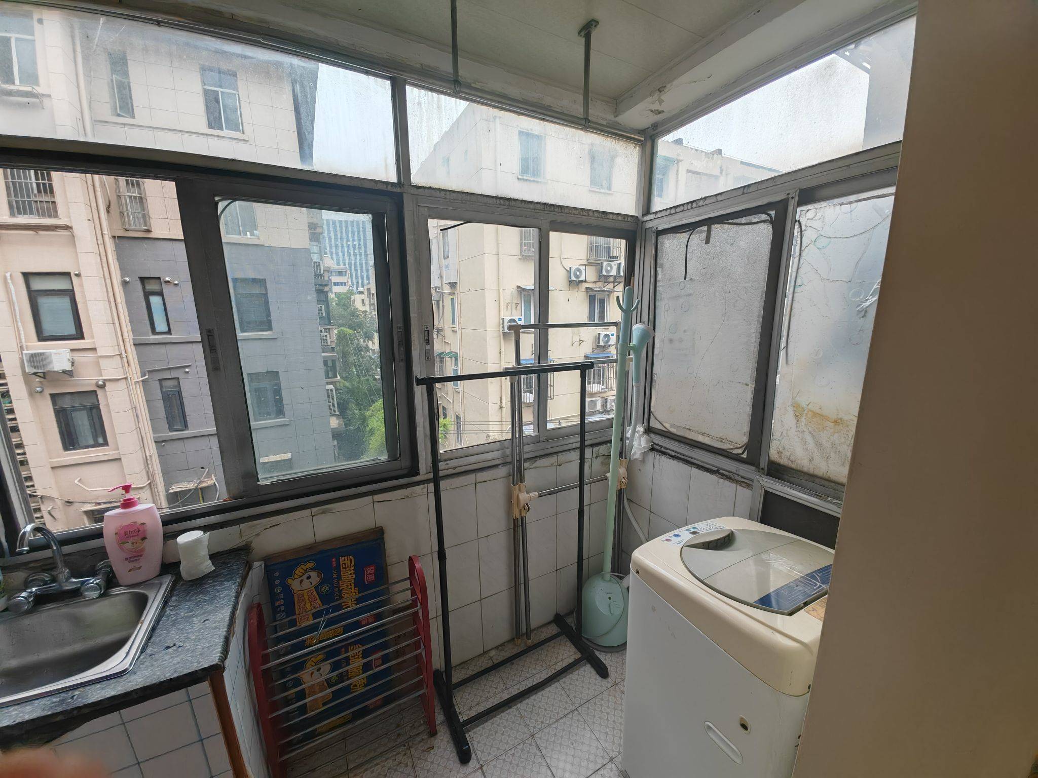 Nanjing-Gulou-Hustle & Bustle