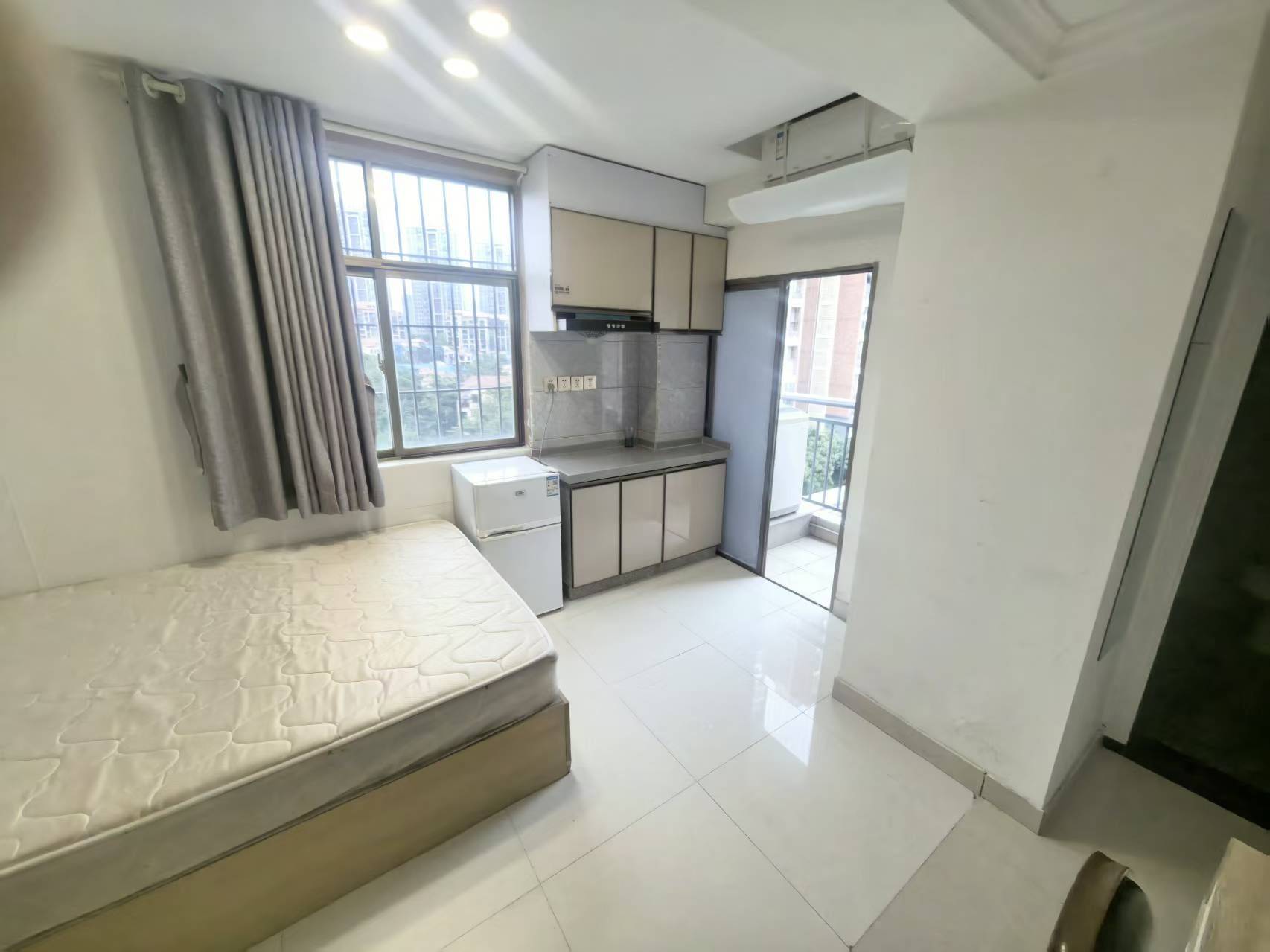 Shenzhen-Longgang-Cozy Home,Clean&Comfy,No Gender Limit,Hustle & Bustle,“Friends”,Chilled,LGBTQ Friendly,Pet Friendly