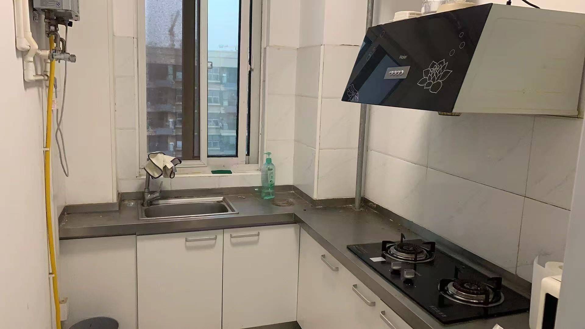 Nanjing-Qixia-2号线4号线金马路地铁站,个人房东民用水电,四年窗户采光好,燃气热水器