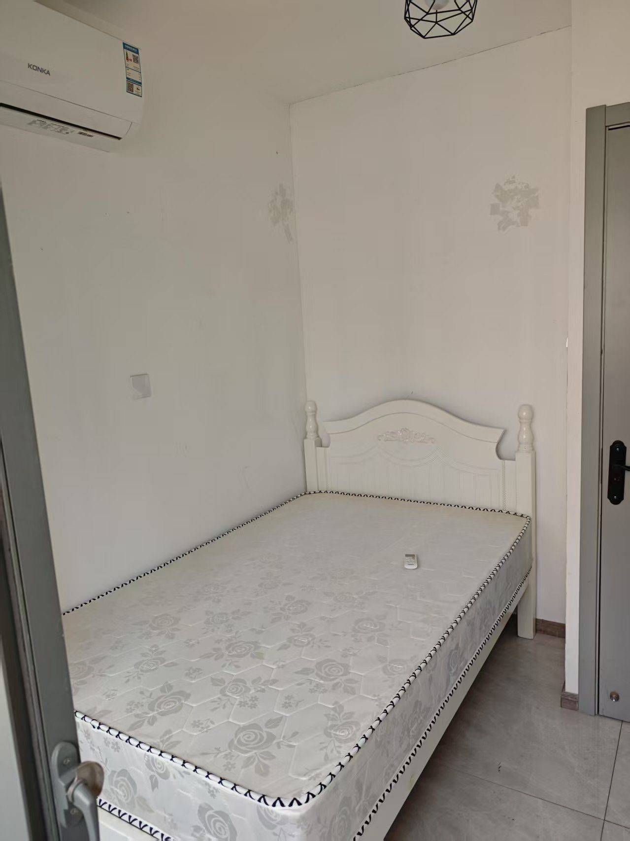 Shanghai-Baoshan-Cozy Home,Clean&Comfy,No Gender Limit,Hustle & Bustle,“Friends”,Chilled