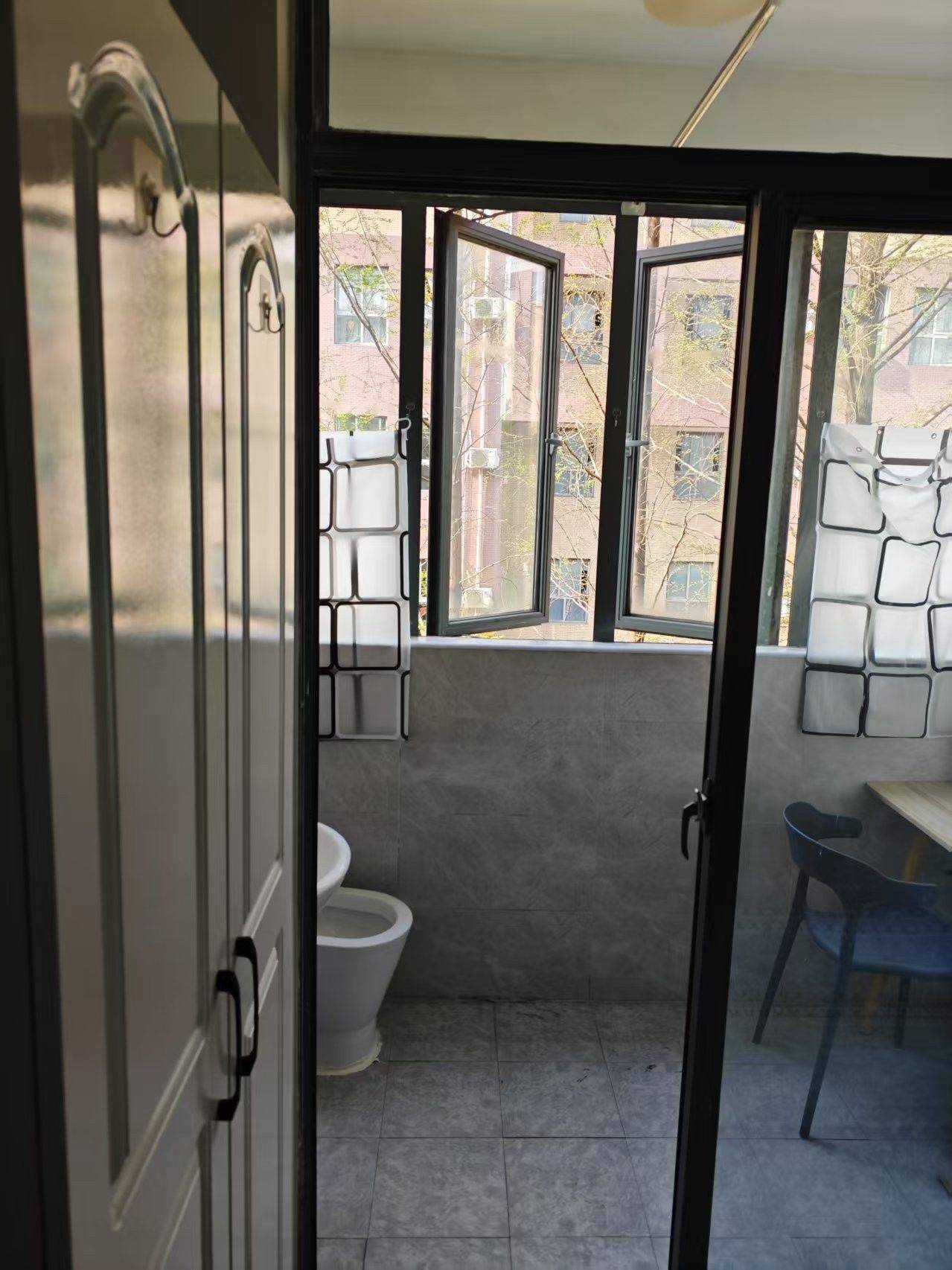 Shanghai-Baoshan-Cozy Home,Clean&Comfy,No Gender Limit,Hustle & Bustle,“Friends”,Chilled