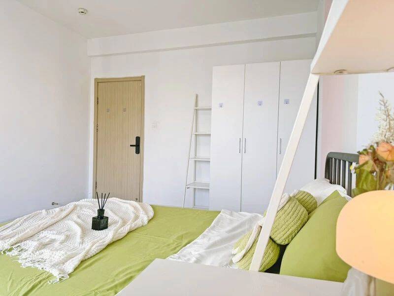 Nanjing-Jiangning-Cozy Home,Clean&Comfy,No Gender Limit,Hustle & Bustle,“Friends”,Chilled,LGBTQ Friendly