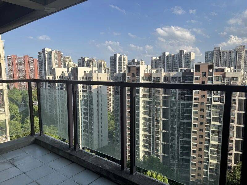 Nanjing-Jiangning-Cozy Home,Clean&Comfy,No Gender Limit,Hustle & Bustle,“Friends”,Chilled,LGBTQ Friendly