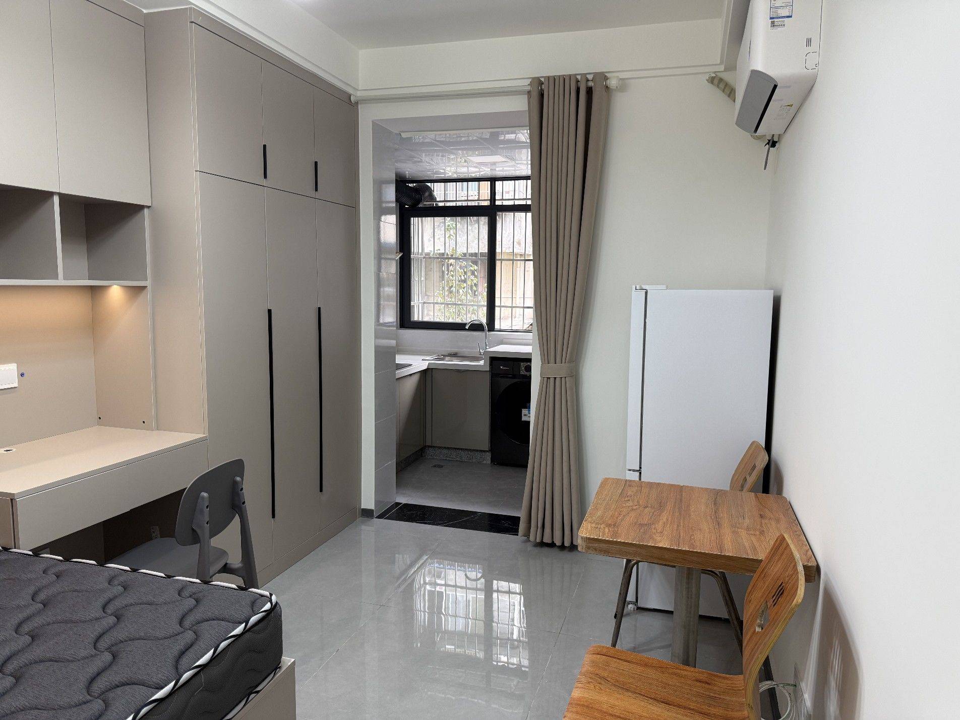 Chengdu-Qingyang-No Gender Limit,Hustle & Bustle