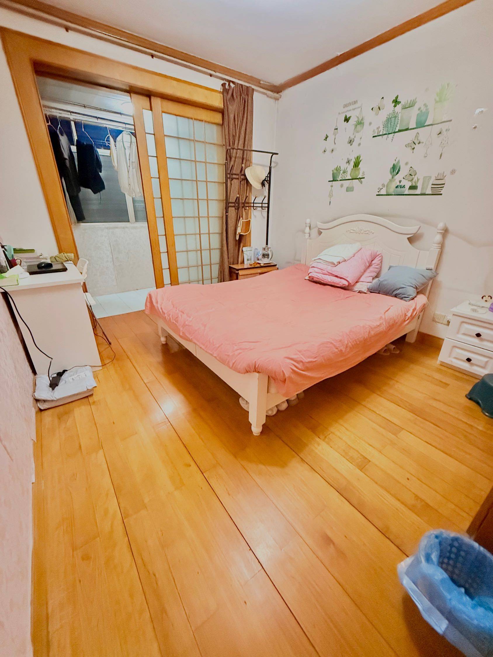 Nanjing-Jianye-Cozy Home,Clean&Comfy,No Gender Limit,Hustle & Bustle,Chilled,LGBTQ Friendly,Pet Friendly