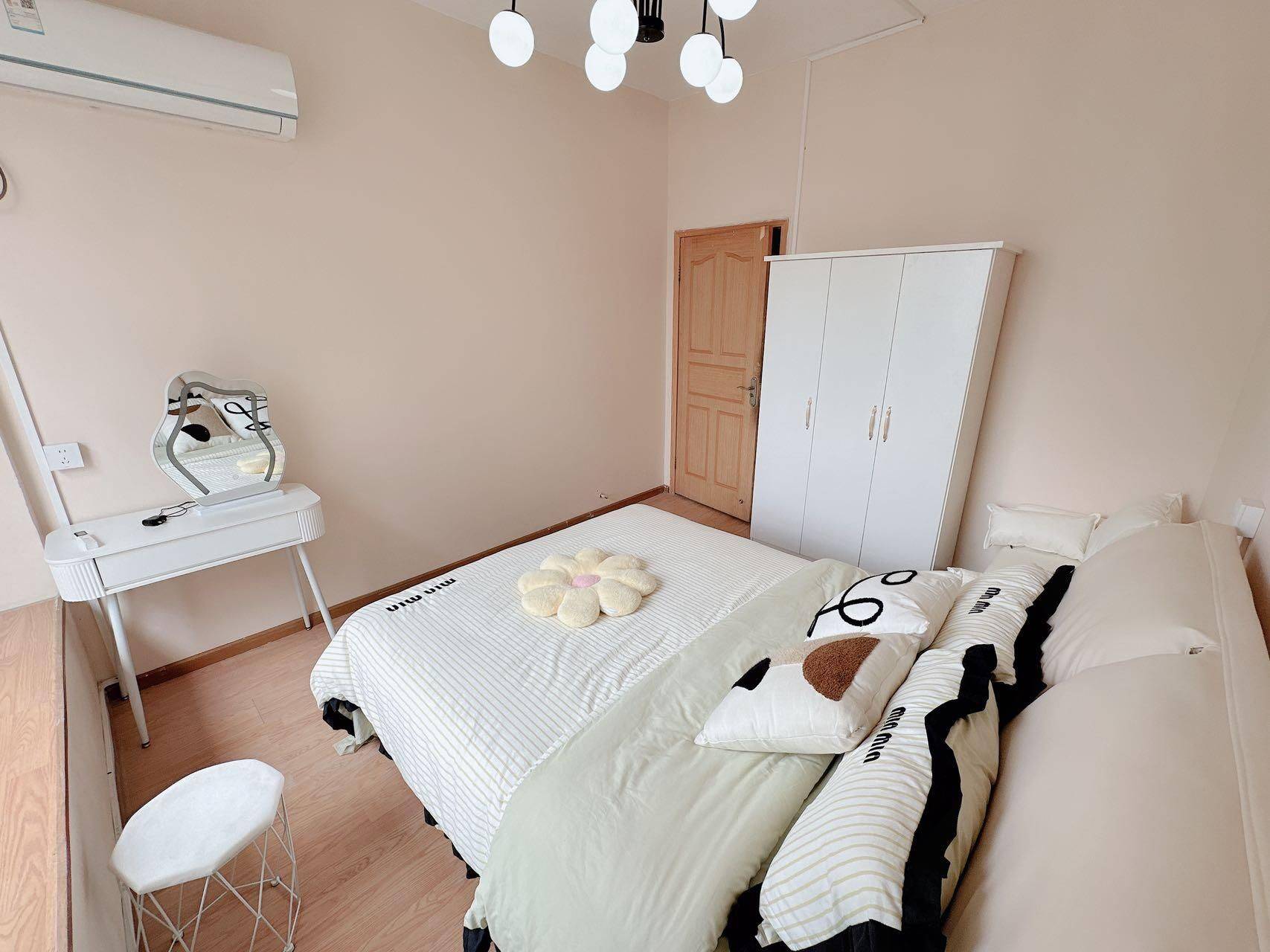 Chengdu-Wuhou-天府软件园,世纪城,天府四街,天府三街,花样年·福年广场,Clean&Comfy,No Gender Limit