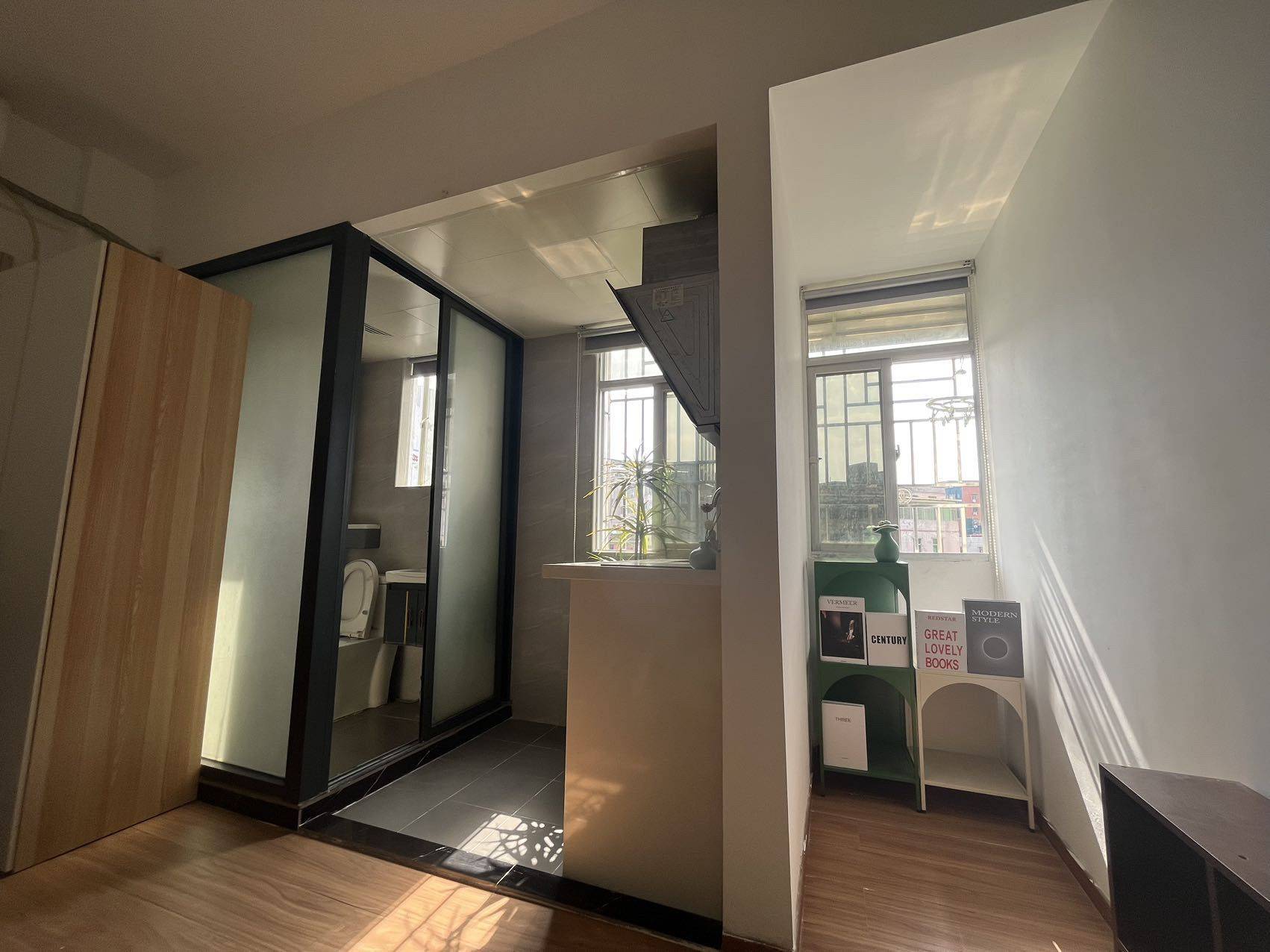Shenzhen-Longgang-Cozy Home,Clean&Comfy,No Gender Limit,Hustle & Bustle,“Friends”,Chilled