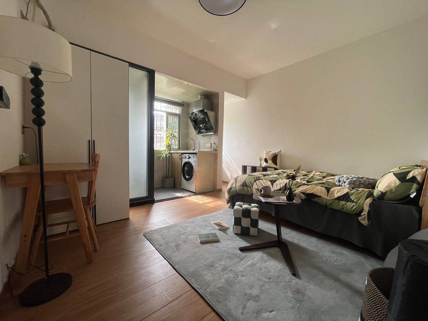 Shenzhen-Longgang-Cozy Home,Clean&Comfy,No Gender Limit,Hustle & Bustle,“Friends”,Chilled