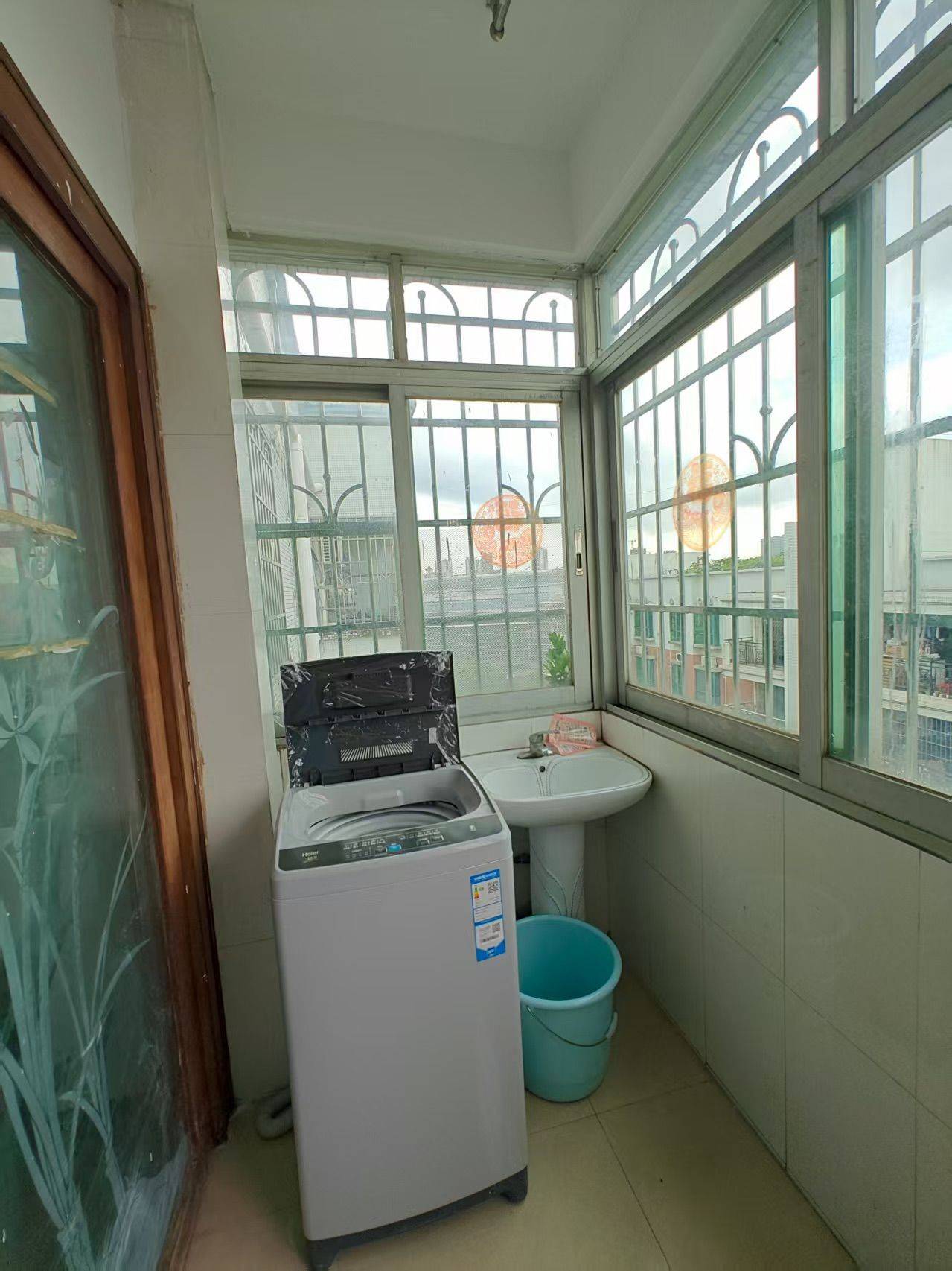 Guangzhou-Tianhe-Clean&Comfy,No Gender Limit,Hustle & Bustle