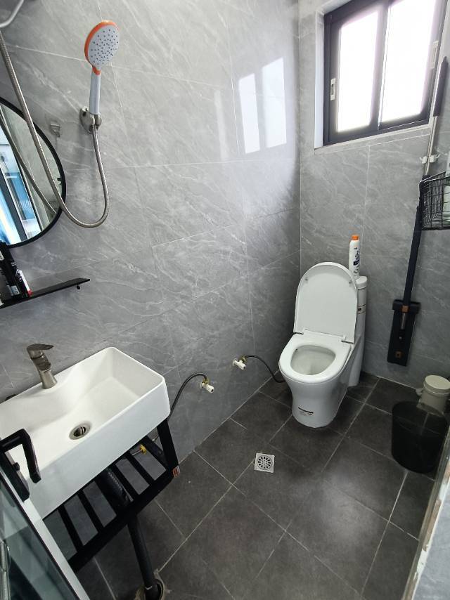 Guangzhou-Panyu-“Friends”