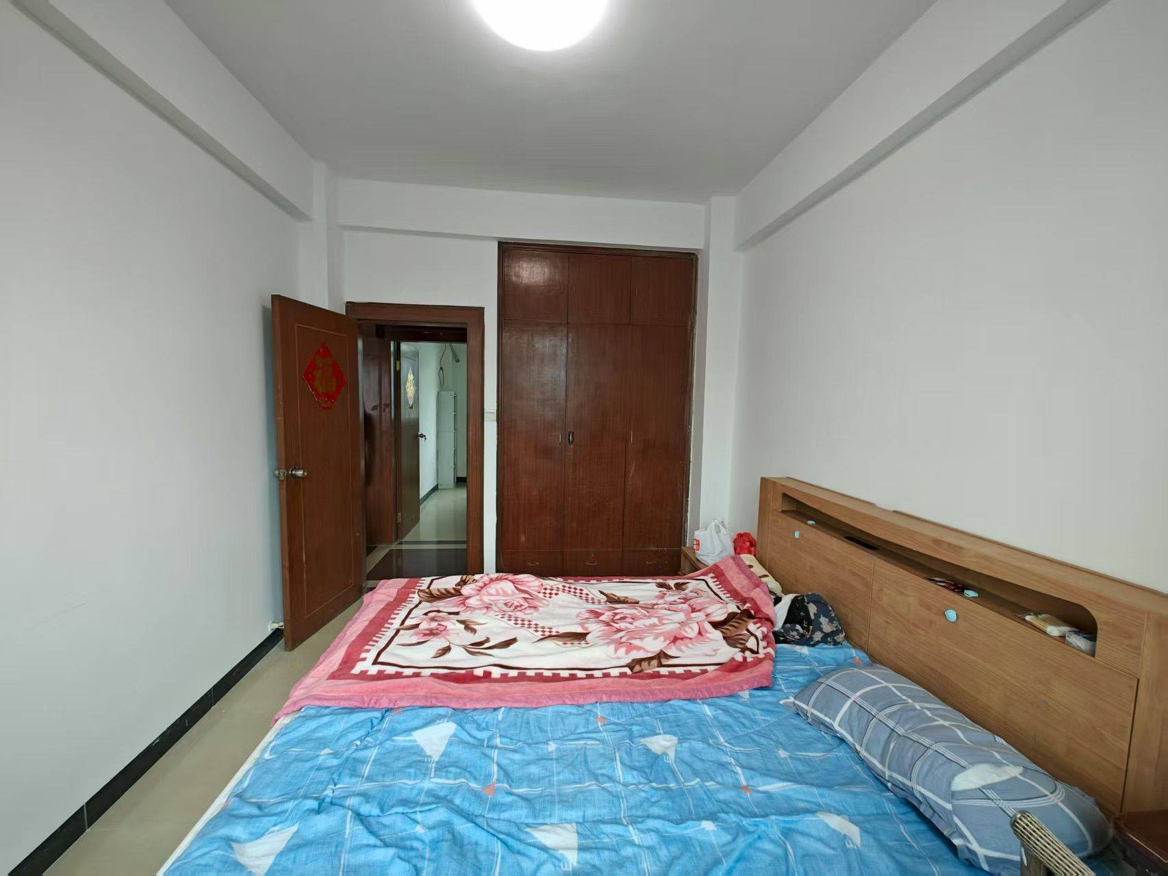 Guangzhou-Tianhe-Clean&Comfy,No Gender Limit,Hustle & Bustle