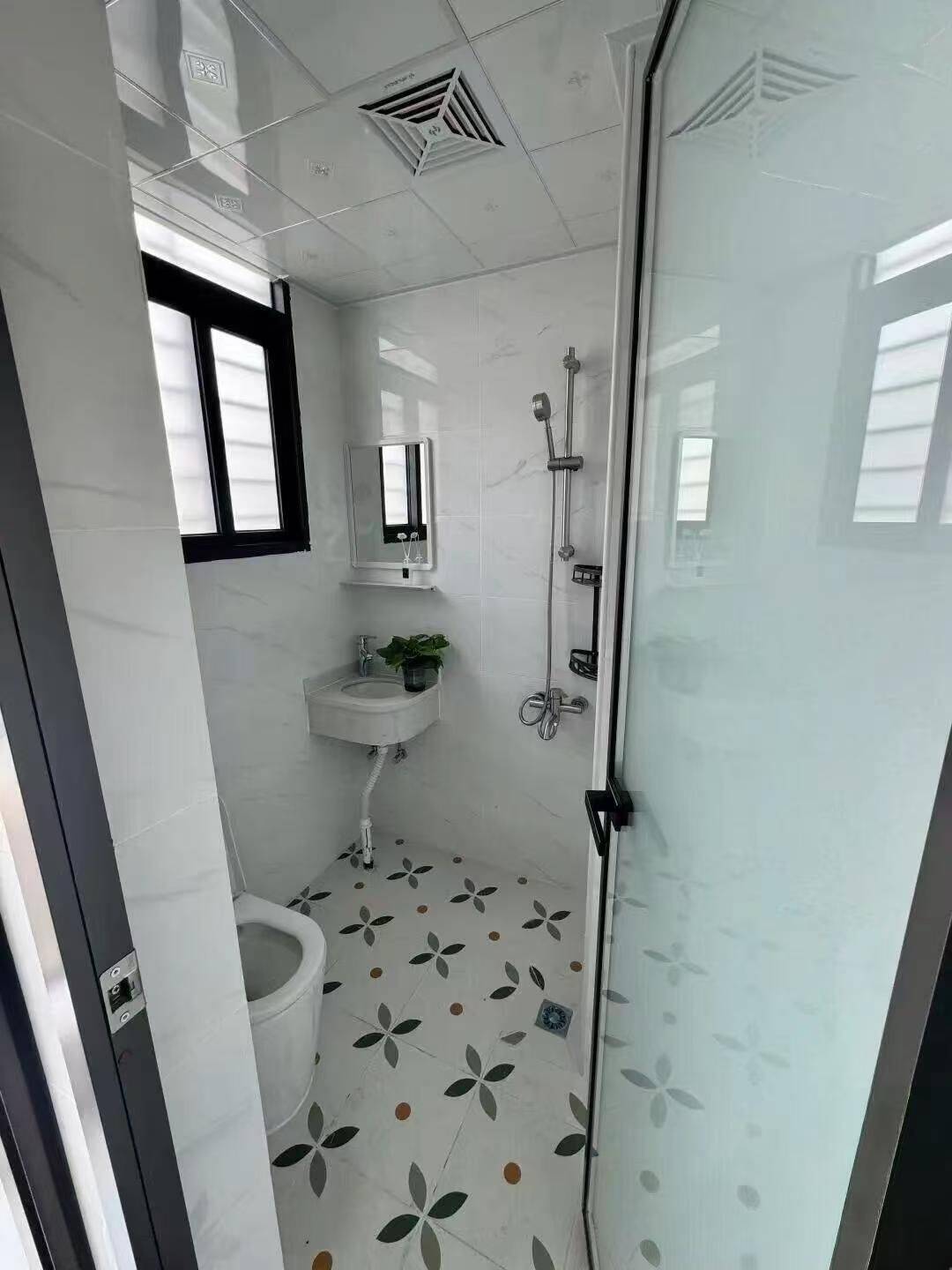 Shenzhen-Longgang-“Friends”