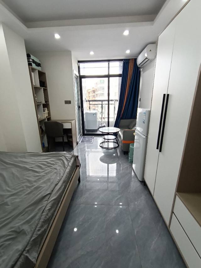 Guangzhou-Panyu-“Friends”