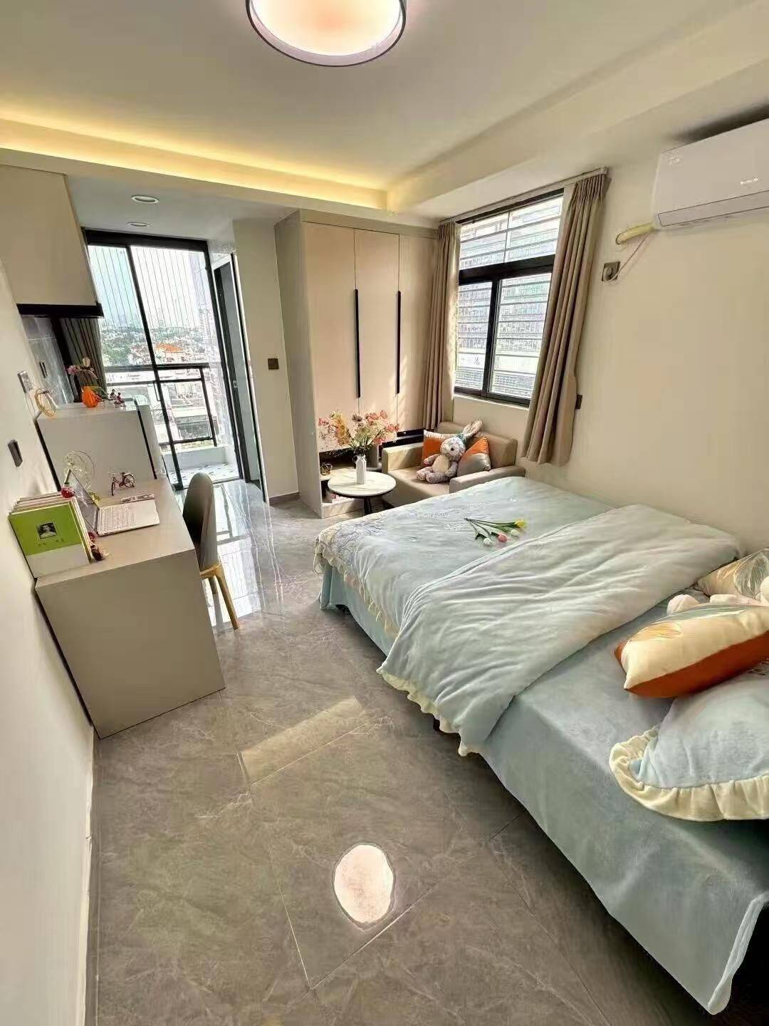 Shenzhen-Longgang-Cozy Home,Clean&Comfy,No Gender Limit,Hustle & Bustle,“Friends”,Chilled