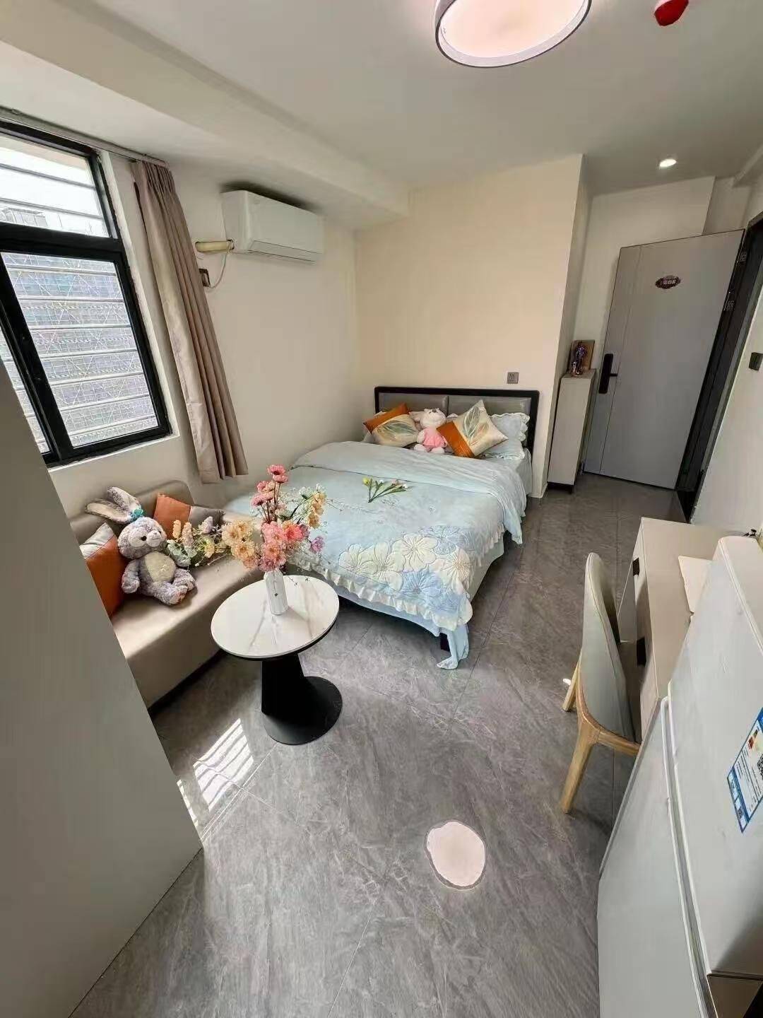 Shenzhen-Longgang-Cozy Home,Clean&Comfy,No Gender Limit,Hustle & Bustle,“Friends”,Chilled