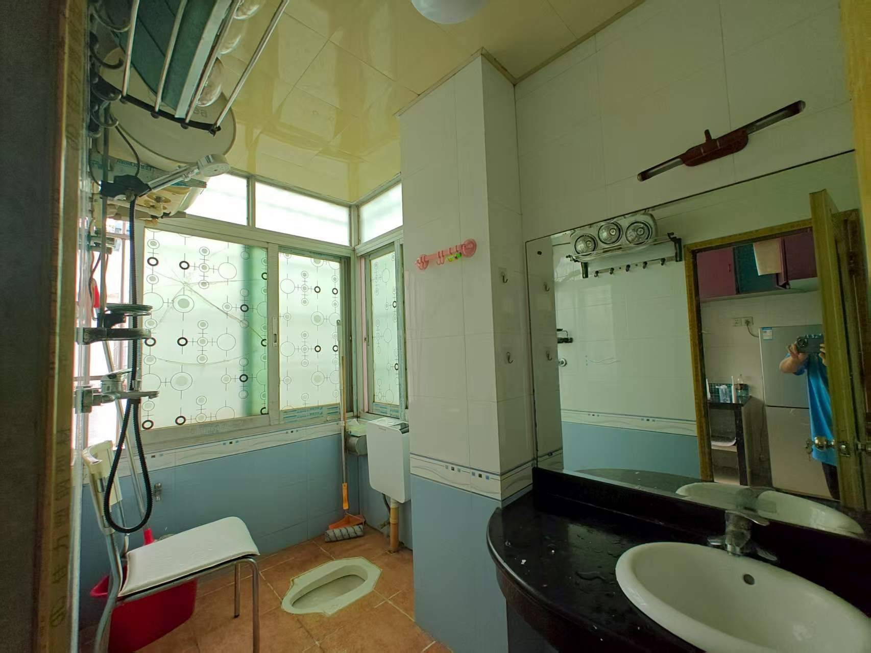 Guangzhou-Tianhe-Clean&Comfy,No Gender Limit,Hustle & Bustle