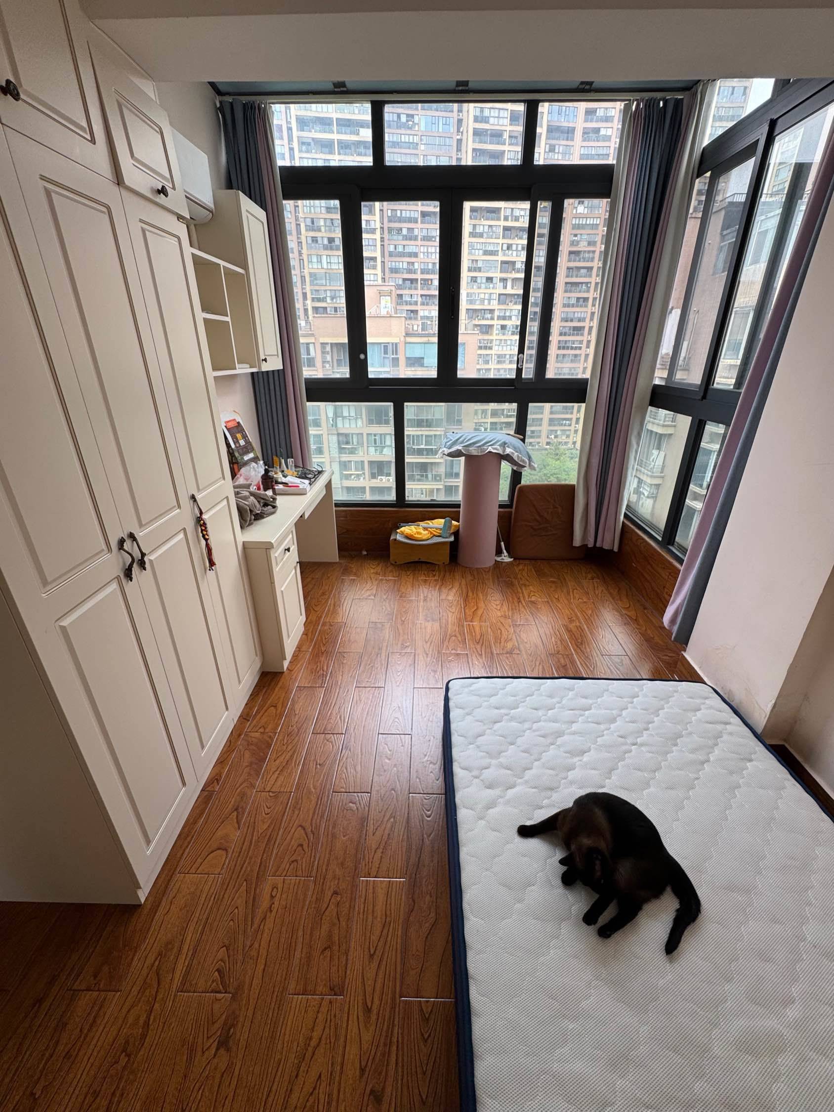 Hangzhou-Binjiang-Cozy Home,Clean&Comfy,No Gender Limit,Hustle & Bustle,“Friends”,Chilled,LGBTQ Friendly,Pet Friendly