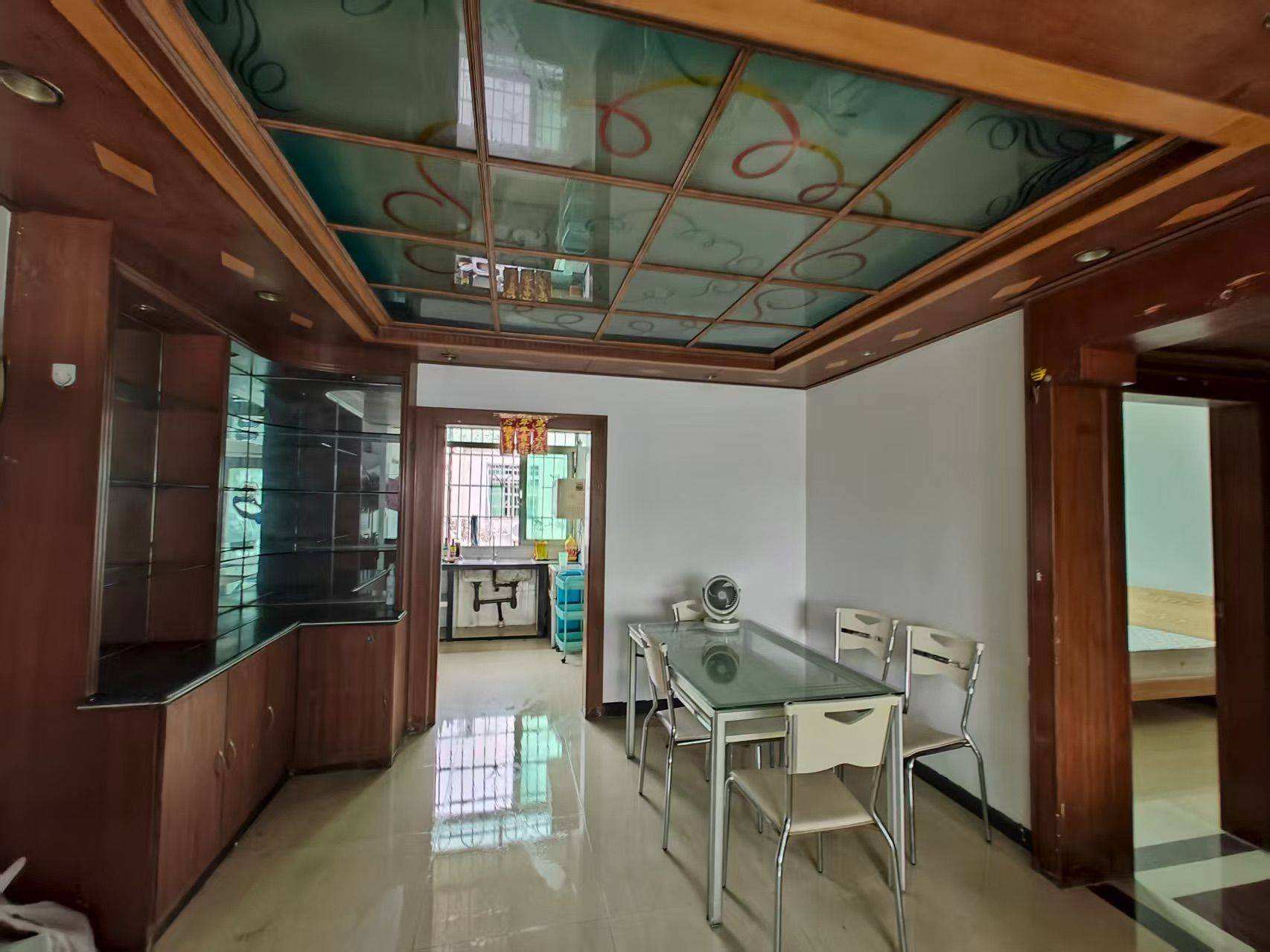 Guangzhou-Tianhe-Clean&Comfy,No Gender Limit,Hustle & Bustle