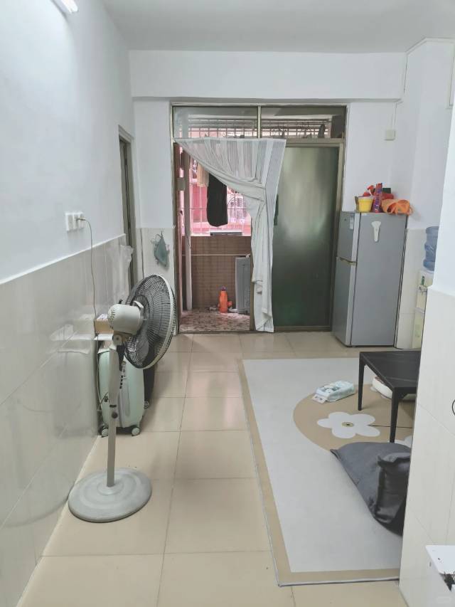 Shenzhen-Longhua-Cozy Home,Clean&Comfy,No Gender Limit,Hustle & Bustle,“Friends”,Chilled