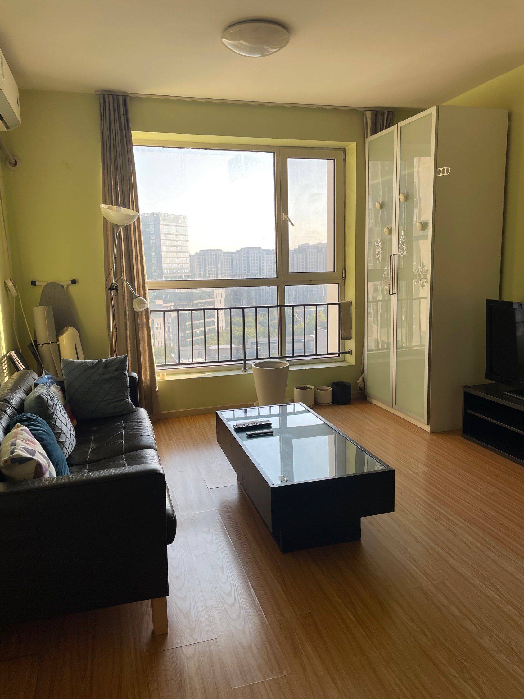 Beijing-Chaoyang-Cozy Home,Clean&Comfy,No Gender Limit,Hustle & Bustle,“Friends”,Chilled,LGBTQ Friendly,Pet Friendly
