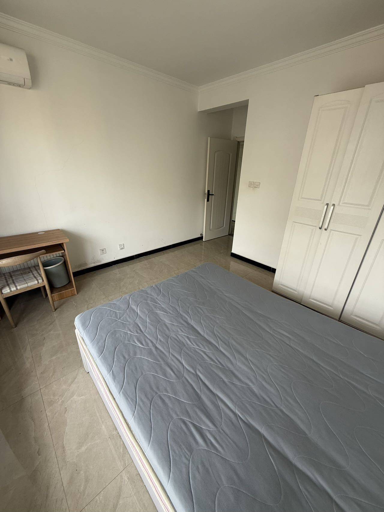 Zhengzhou-Erqi-Cozy Home,Clean&Comfy,No Gender Limit,Hustle & Bustle,“Friends”,Chilled,LGBTQ Friendly,Pet Friendly