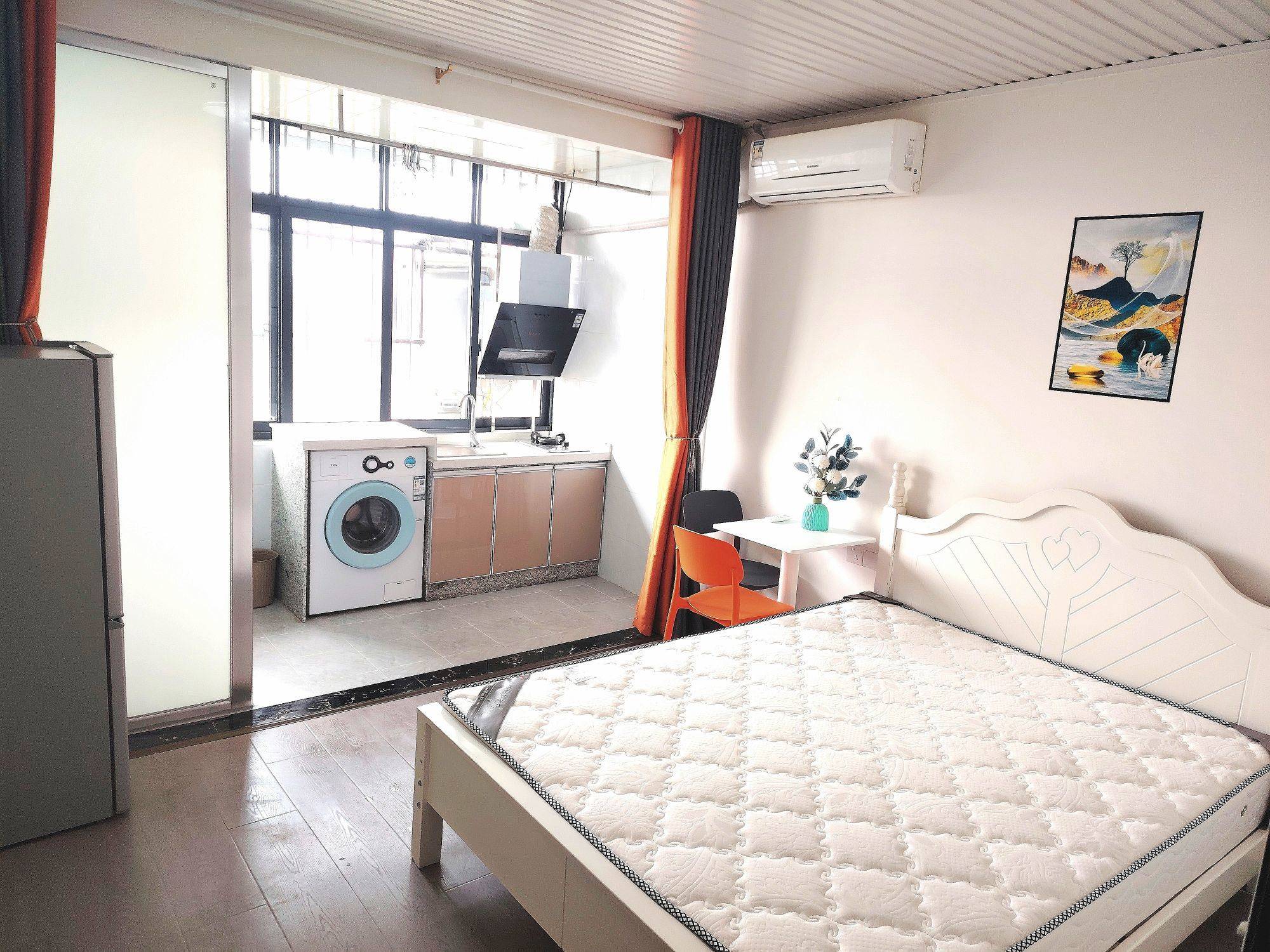 Chengdu-Wuhou-Clean&Comfy,Hustle & Bustle