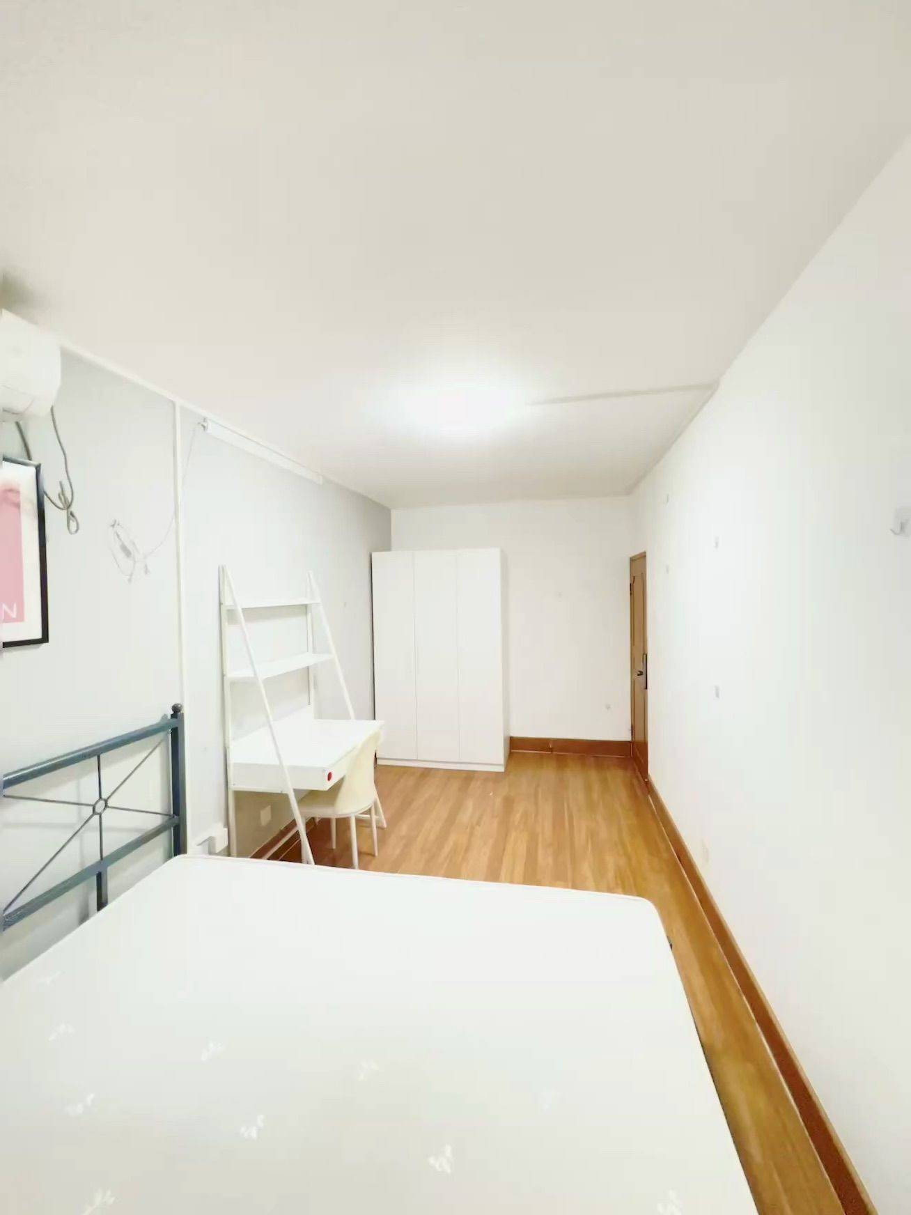Beijing-Chaoyang-Line 10,Seeking Flatmate,Shared Apartment