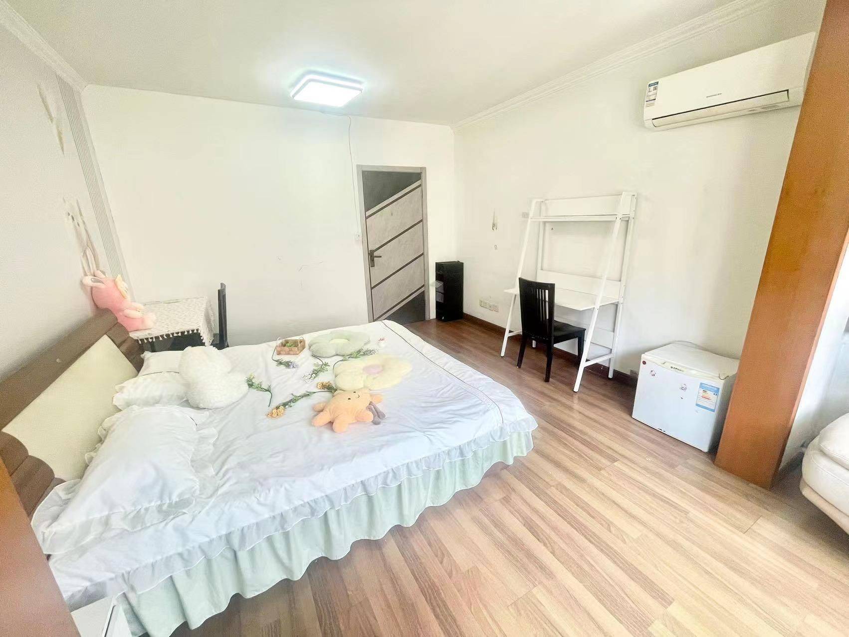 Nanjing-Jianye-Cozy Home,Clean&Comfy,No Gender Limit,Hustle & Bustle,“Friends”,Chilled,LGBTQ Friendly,Pet Friendly