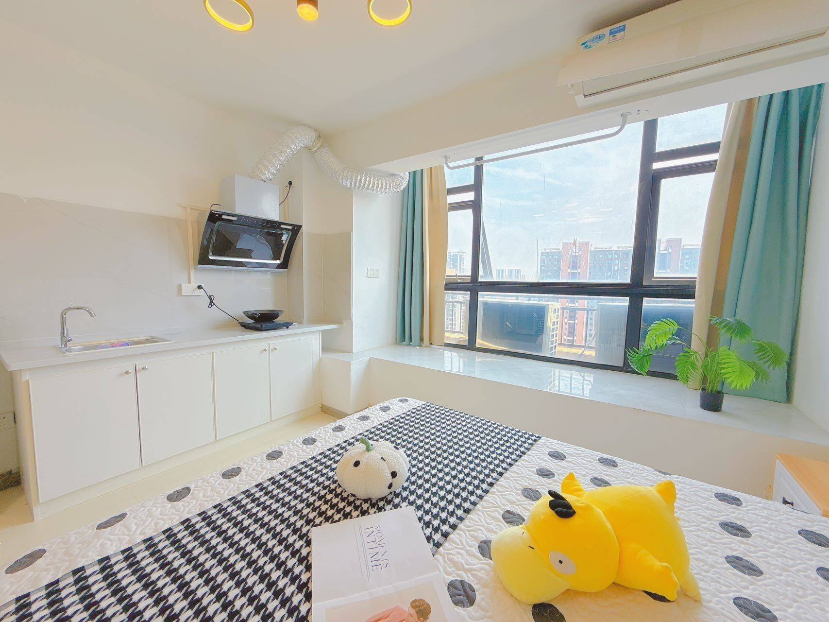 Wuhan-Hongshan-Cozy Home,Clean&Comfy,No Gender Limit,Hustle & Bustle,“Friends”,Chilled,LGBTQ Friendly,Pet Friendly