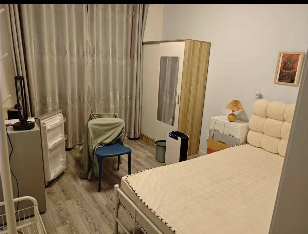 Nanjing-Qixia-直达市区新街口20分钟,都是民用水电,二号线马群站300米,可办租房补贴,周边紫东徐庄软件园,自家房子出租