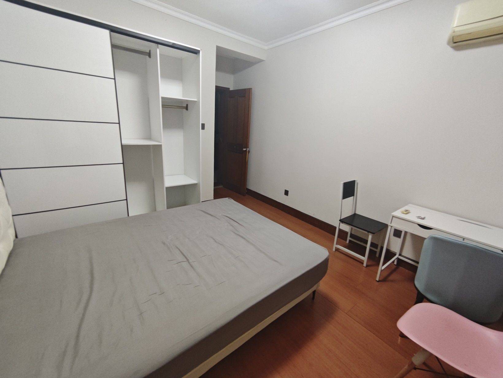 Shanghai-Pudong-Clean&Comfy,No Gender Limit