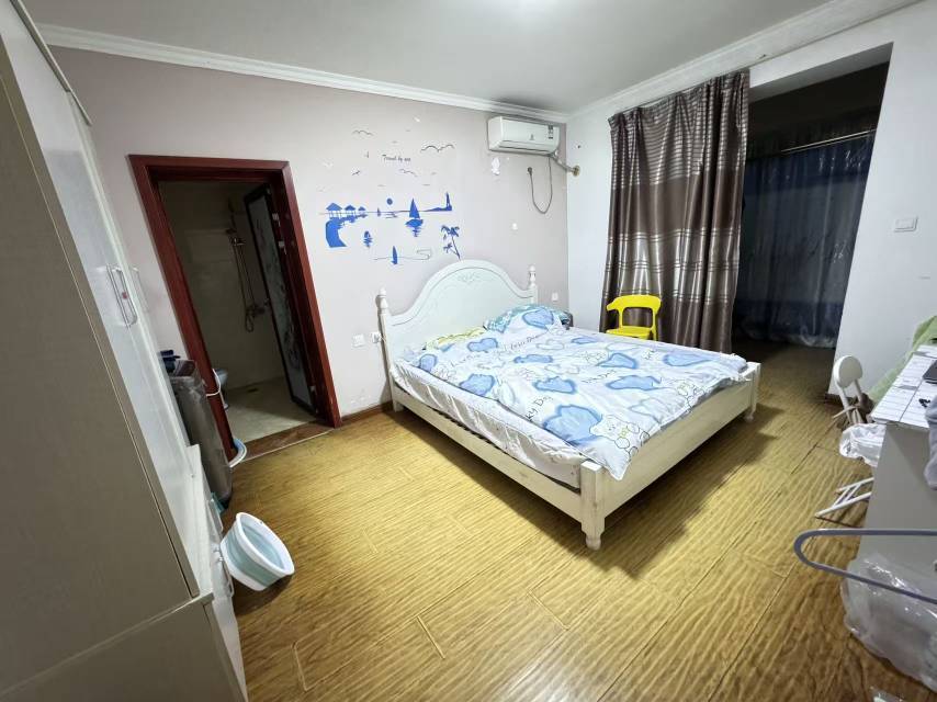 Xi'An-Weiyang-Clean&Comfy,Hustle & Bustle