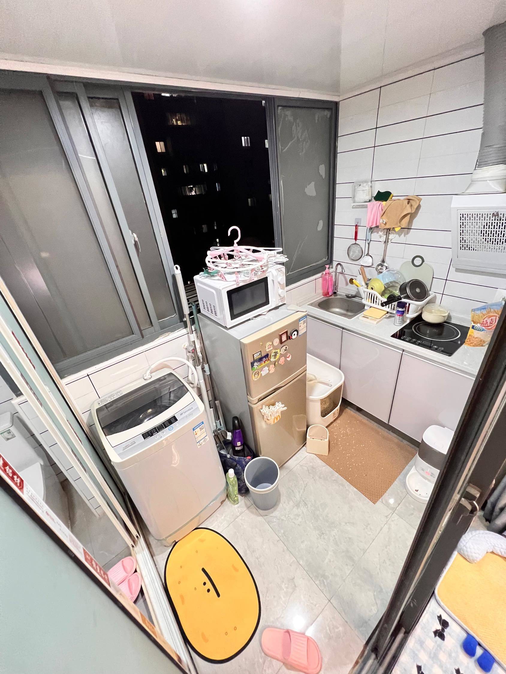 Shanghai-Pudong-Cozy Home,Clean&Comfy,No Gender Limit,Hustle & Bustle,“Friends”,Chilled,LGBTQ Friendly,Pet Friendly