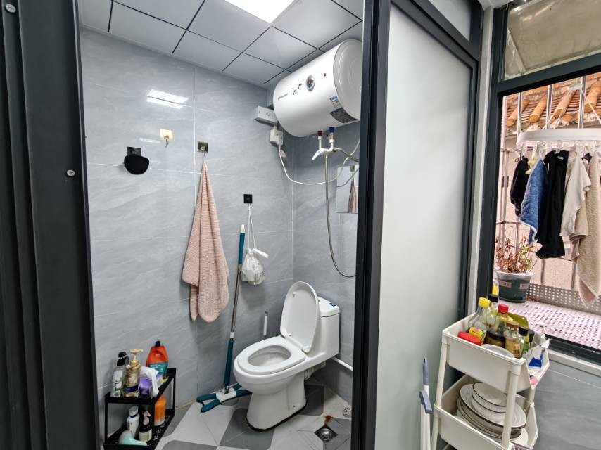 Shenzhen-Longhua-40RMB/Night,Cozy Home,Clean&Comfy,No Gender Limit,Hustle & Bustle,“Friends”,Chilled,LGBTQ Friendly,Pet Friendly