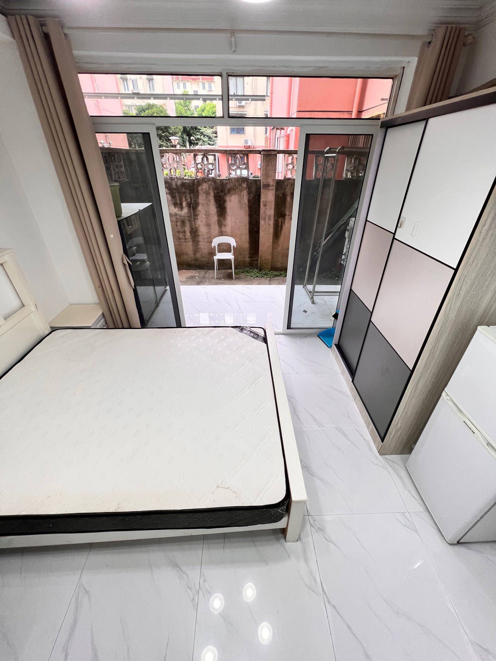 Shanghai-Pudong-Cozy Home,Clean&Comfy,No Gender Limit,Hustle & Bustle,“Friends”,Chilled,LGBTQ Friendly,Pet Friendly