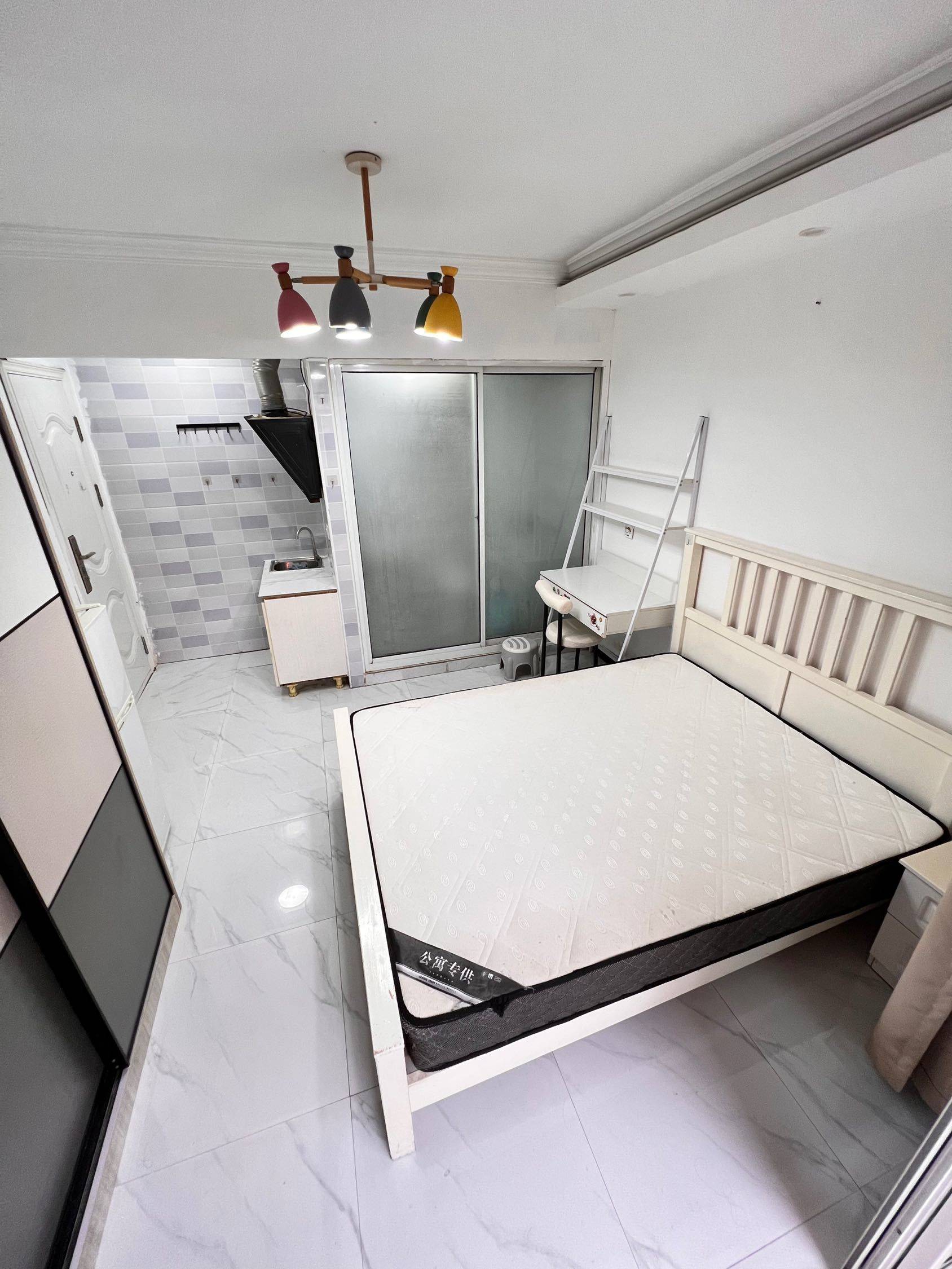 Shanghai-Pudong-Cozy Home,Clean&Comfy,No Gender Limit,Hustle & Bustle,“Friends”,Chilled,LGBTQ Friendly,Pet Friendly