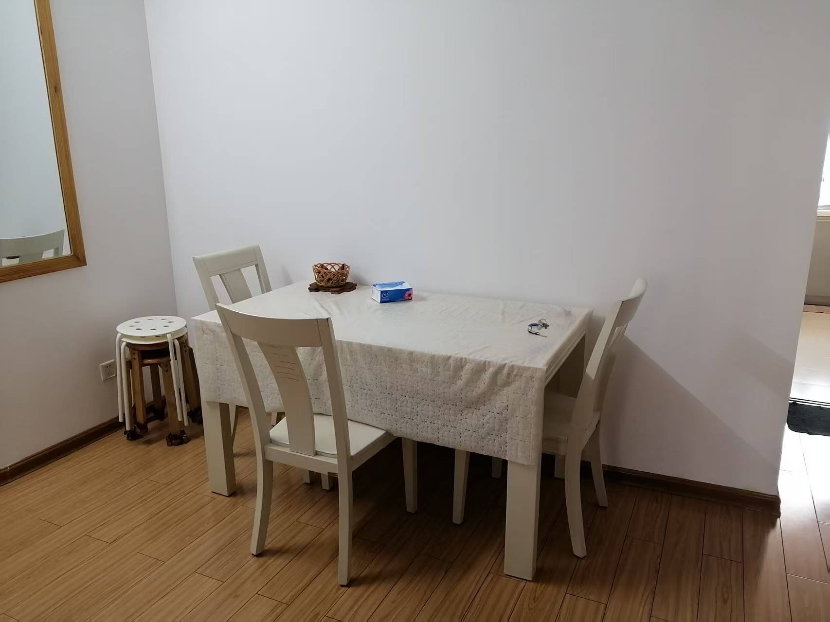 Nanjing-Gulou-Cozy Home,Clean&Comfy,No Gender Limit,Hustle & Bustle,“Friends”,Chilled,LGBTQ Friendly,Pet Friendly