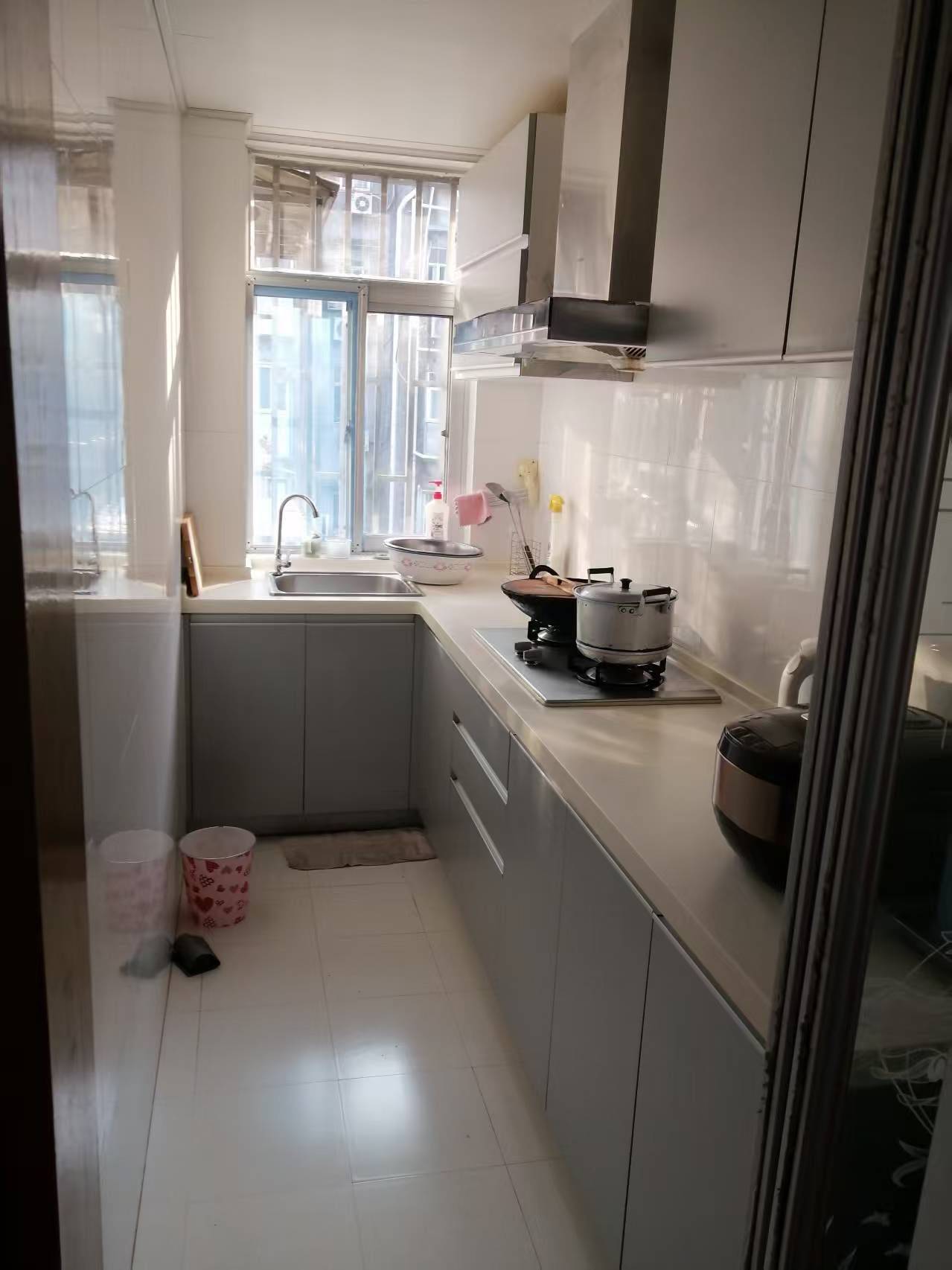 Nanjing-Gulou-Cozy Home,Clean&Comfy,No Gender Limit,Hustle & Bustle,“Friends”,Chilled,LGBTQ Friendly,Pet Friendly