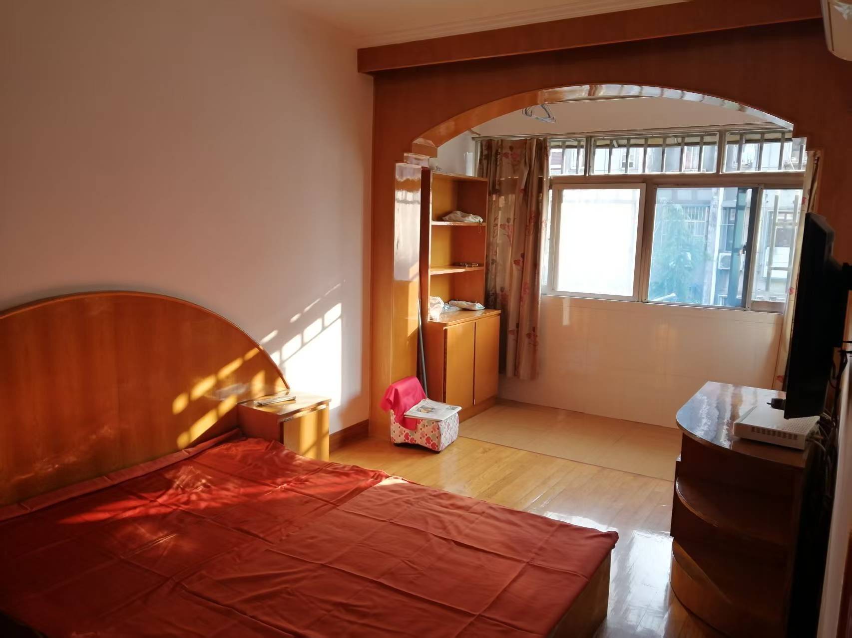 Nanjing-Gulou-Cozy Home,Clean&Comfy,No Gender Limit,Hustle & Bustle,“Friends”,Chilled,LGBTQ Friendly,Pet Friendly