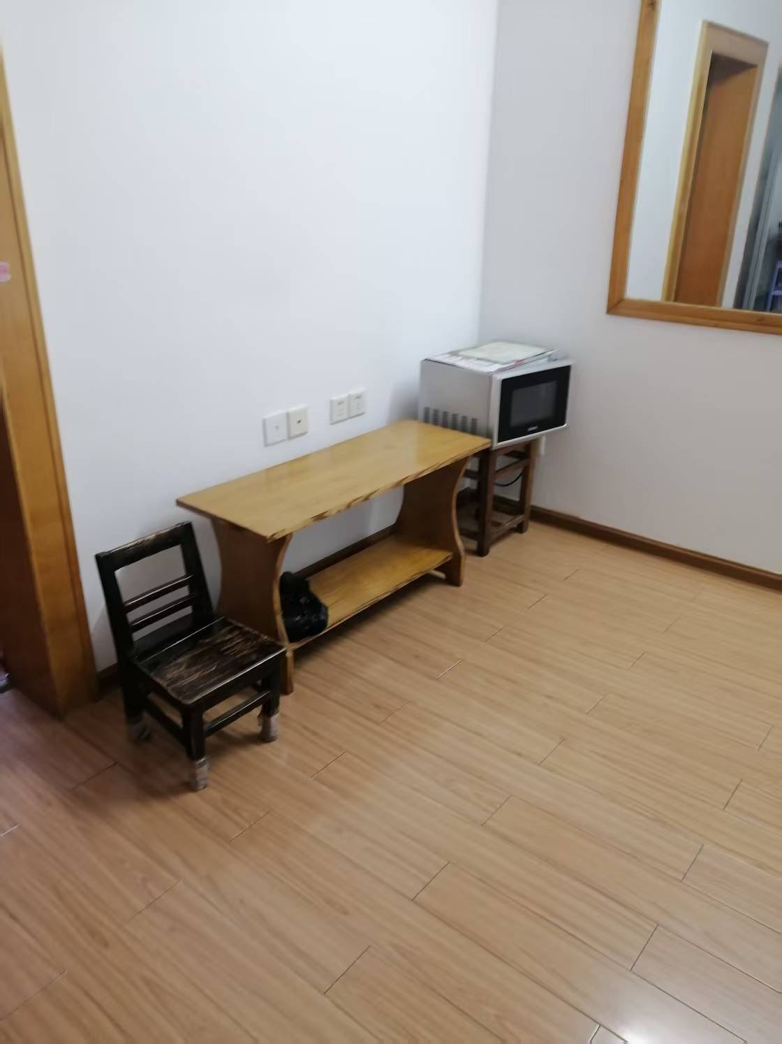 Nanjing-Gulou-Cozy Home,Clean&Comfy,No Gender Limit,Hustle & Bustle,“Friends”,Chilled,LGBTQ Friendly,Pet Friendly