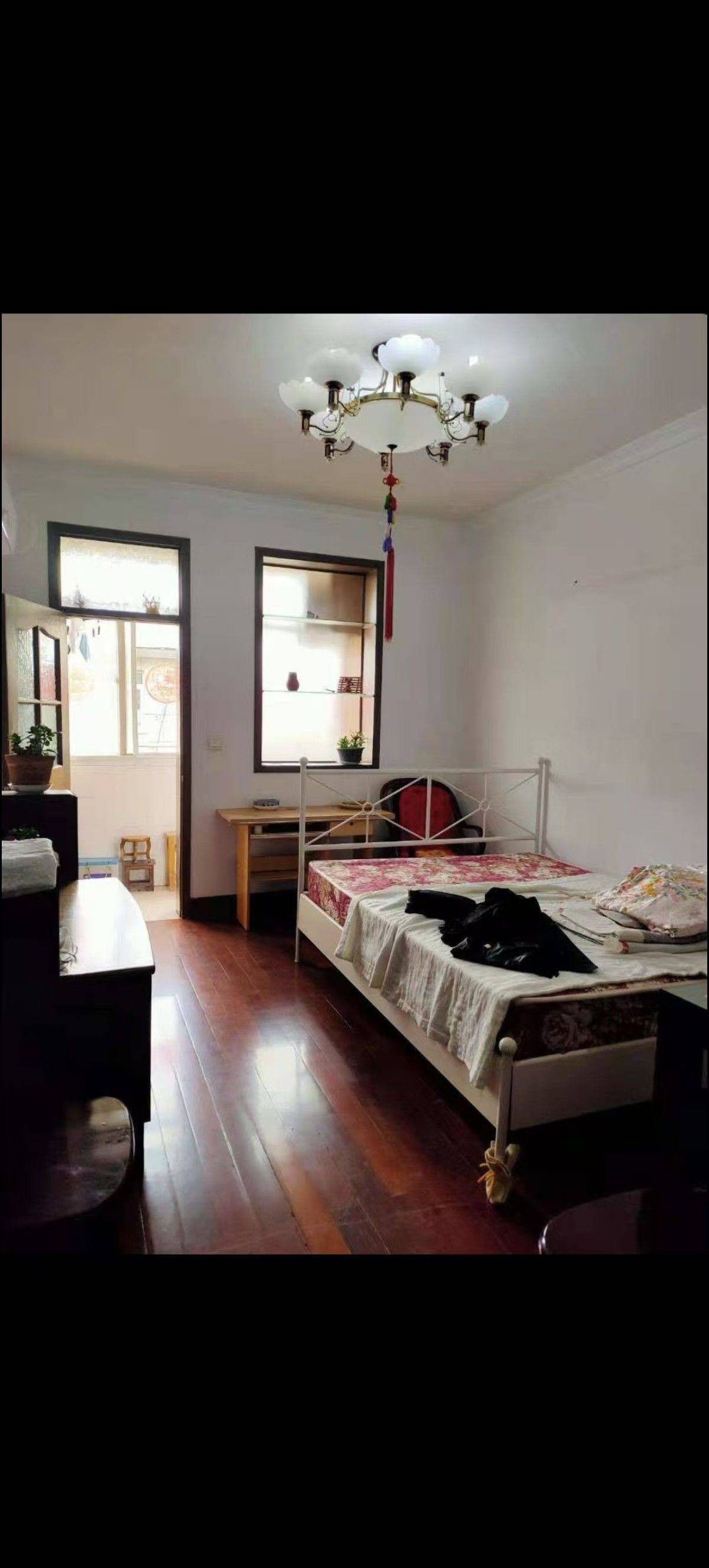 Nanjing-Gulou-Cozy Home,Clean&Comfy,No Gender Limit,Hustle & Bustle,“Friends”,Chilled,LGBTQ Friendly