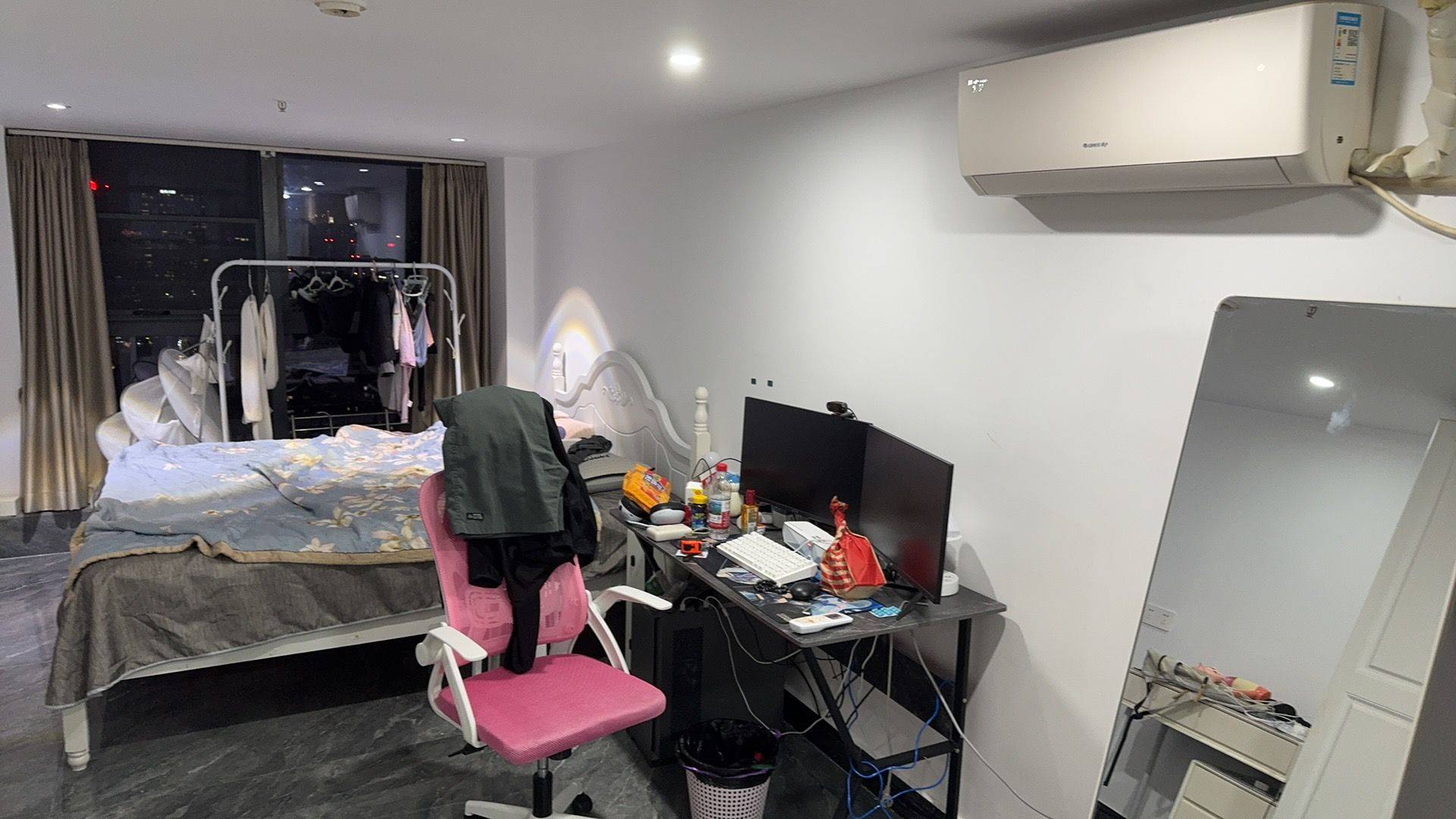 Shenzhen-Nanshan-Clean&Comfy,No Gender Limit,Pet Friendly