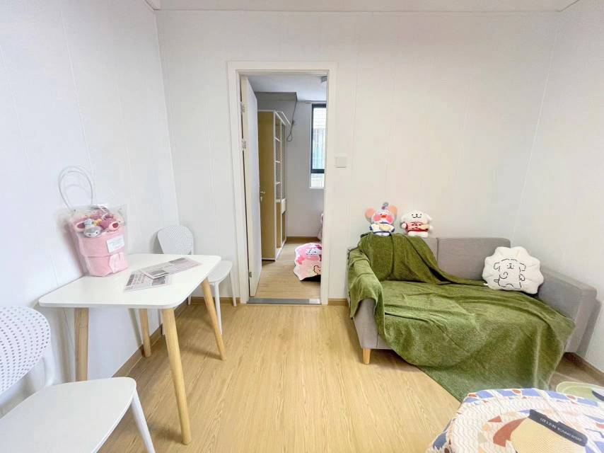 Shenzhen-Longhua-Cozy Home,Clean&Comfy,No Gender Limit,Hustle & Bustle,Chilled,LGBTQ Friendly